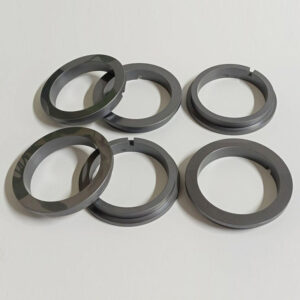 Ceramic rings for polycrystalline fixation
